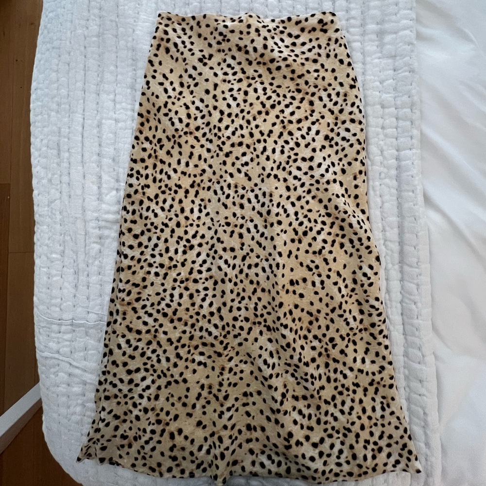 cupcakes & cashmere Beige and Black Leopard Midi Skirt